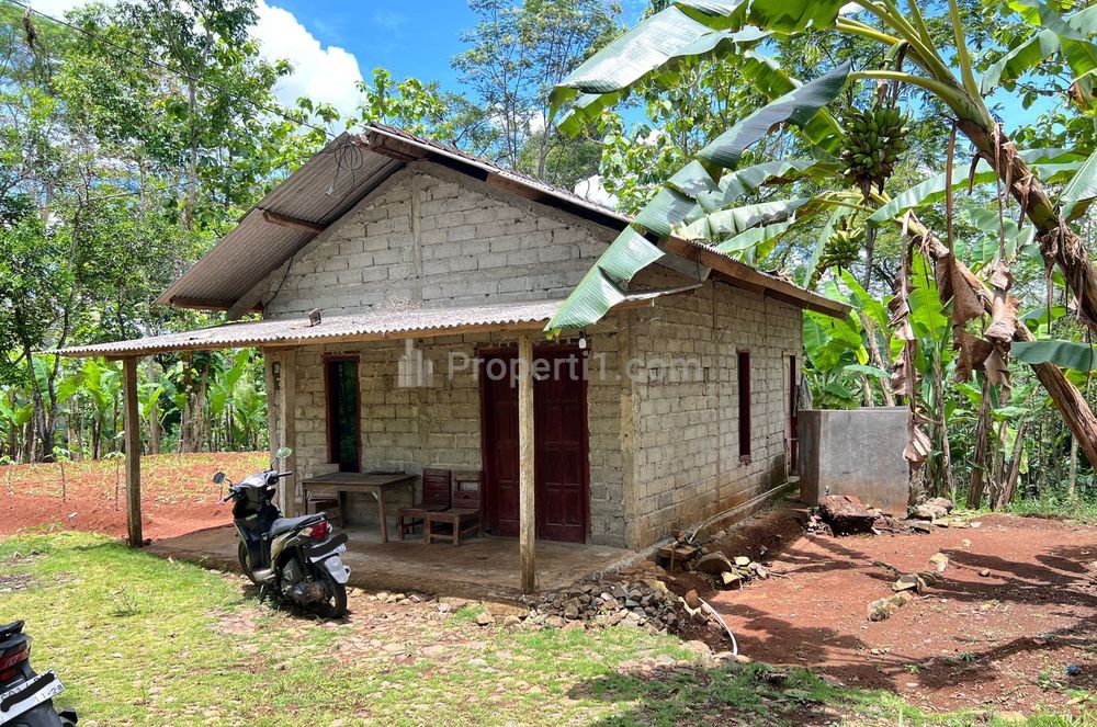 Dijual Tanah 2216m² Bonus Bangunan Rumah di Karanganyar