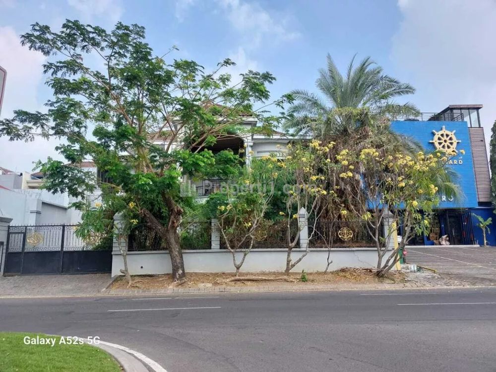 Sewa Rumah Mewah di Bukit Golf Citraland Kota Surabaya