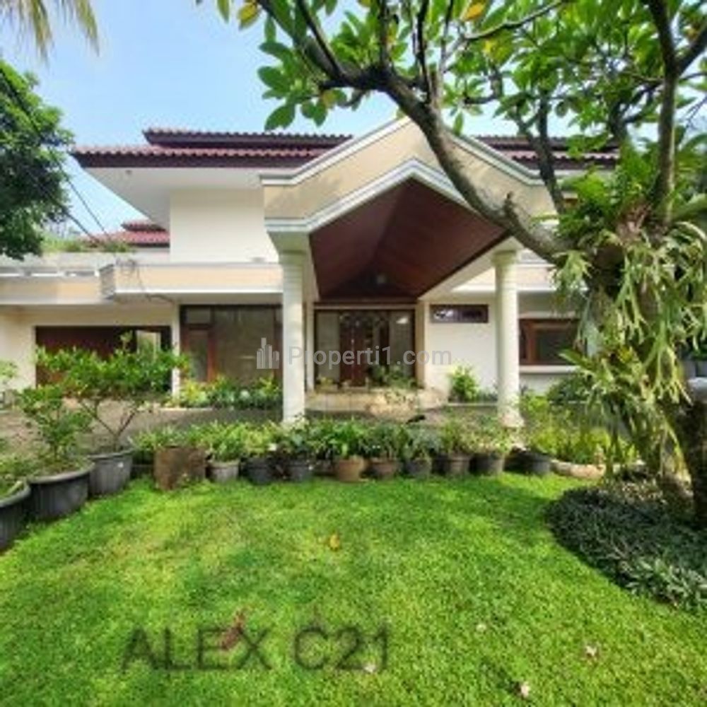 Disewakan Rumah dengan Swimming Pool di Kemang, Bangka, Mampang Prapatan, Jakarta Selatan
