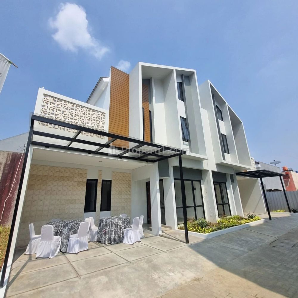 Dijual Rumah 2 Lantai Tipe 9 3 Kamar Tidur Sebelah Summarecon di Bekasi Utara Jawa Barat