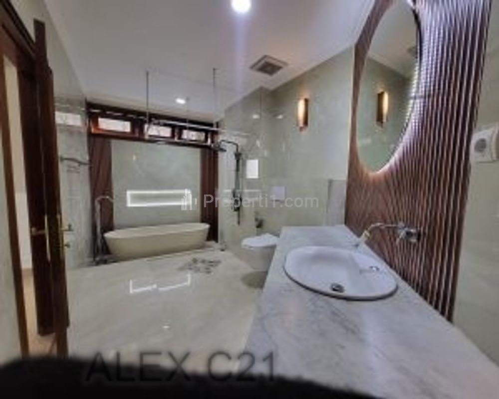 Disewakan Rumah dengan Swimming Pool di Kemang, Bangka, Mampang Prapatan, Jakarta Selatan