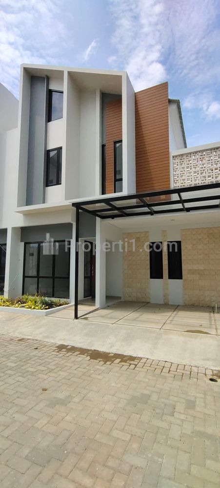Dijual Rumah 2 Lantai Tipe 72 Lebar 9 3 Kamar Tidur di Bekasi Utara