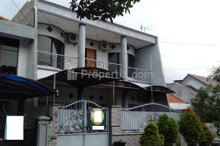 Dijual Rumah Jemursari Timur Surabaya Selatan, 2 Lantai, Selangkah dari Raya Jemur