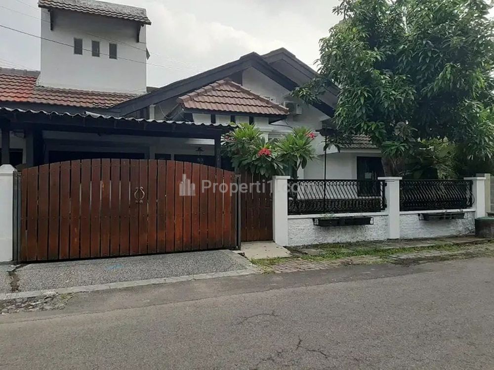 Jual Rumah Sangat Bagus SHM di Jalan Baruk Utara Kota Surabaya