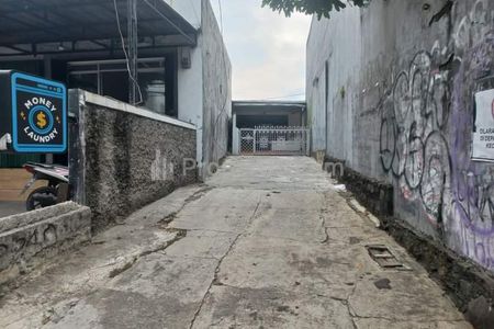 Jual Rumah Tua Hitung Tanah Luas 270m2 di Pondok Pinang Jakarta Selatan, Bentuk Ngantong