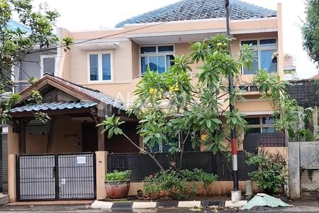 Jual Rumah Komplek 2 Lantai di Taman Modern, Ujung Menteng, Cakung, Jakarta Timur