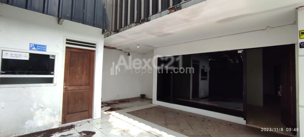 Dijual Rumah di Kalibata, Pancoran, Jakarta Selatan - LT 295 LB 300 1,5 Lantai