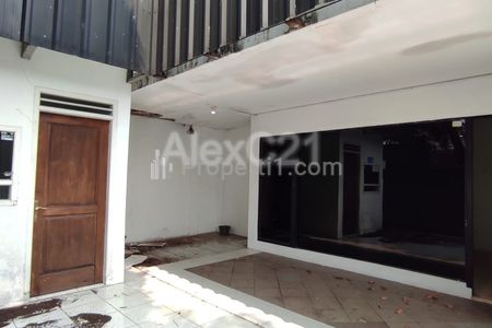 Dijual Rumah di Kalibata, Pancoran, Jakarta Selatan - LT 295 LB 300 1,5 Lantai