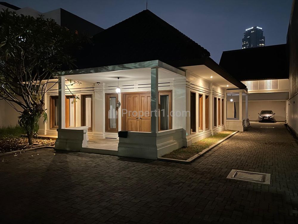 Jual Cepat Nego Rumah Siap Huni Strategis, Jalan Dua Arah di Menteng, Dekat Masjid Sunda Kelapa, Diponegoro, Mangunsarkoro, Suropati, Jakarta Pusat