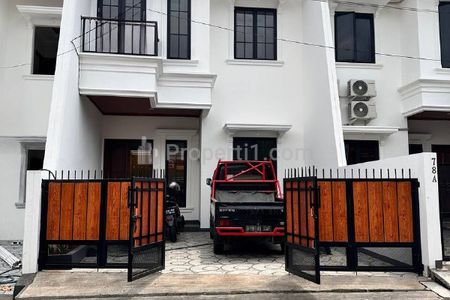 Dijual Rumah Baru 2 Lantai American Classic Style di Pondok Gede Kota Bekasi