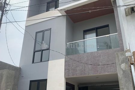 Dijual Rumah di Komplek Jasa Raharja, Kebayoran Lama, Jakarta Selatan