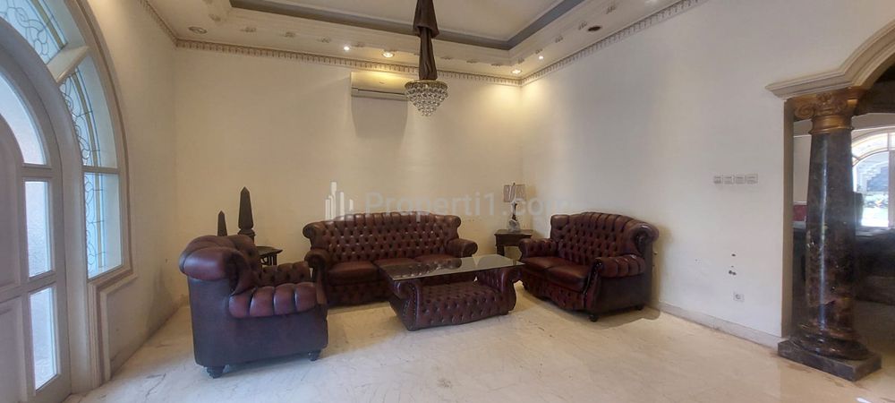 Dijual Rumah Tinggal Luas di Kemang, Jakarta Selatan