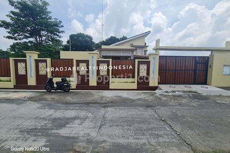 Dijual Rumah Mewah Modern dengan Kolam Renang, Tanah Luas, Utara Resto Bale Bengong Kalasan Sleman Yogyakarta