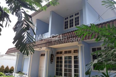 Dijual Rumah Luas dengan Pool di Jl. Bangka, Mampang Prapatan, Jakarta Selatan