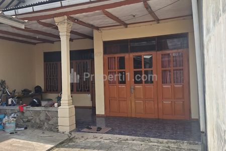 Dijual Cepat Rumah Luas Semi Furnish di Jalan Raya Padalarang Bandung Barat