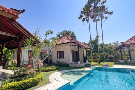 Dijual Villa Semi Furnish with Pool Siap Huni di Kuta Selatan, Badung, Bali