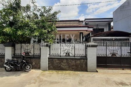 Dijual Rumah di Bekasi Kawasan Komersial Dekat Summarecon