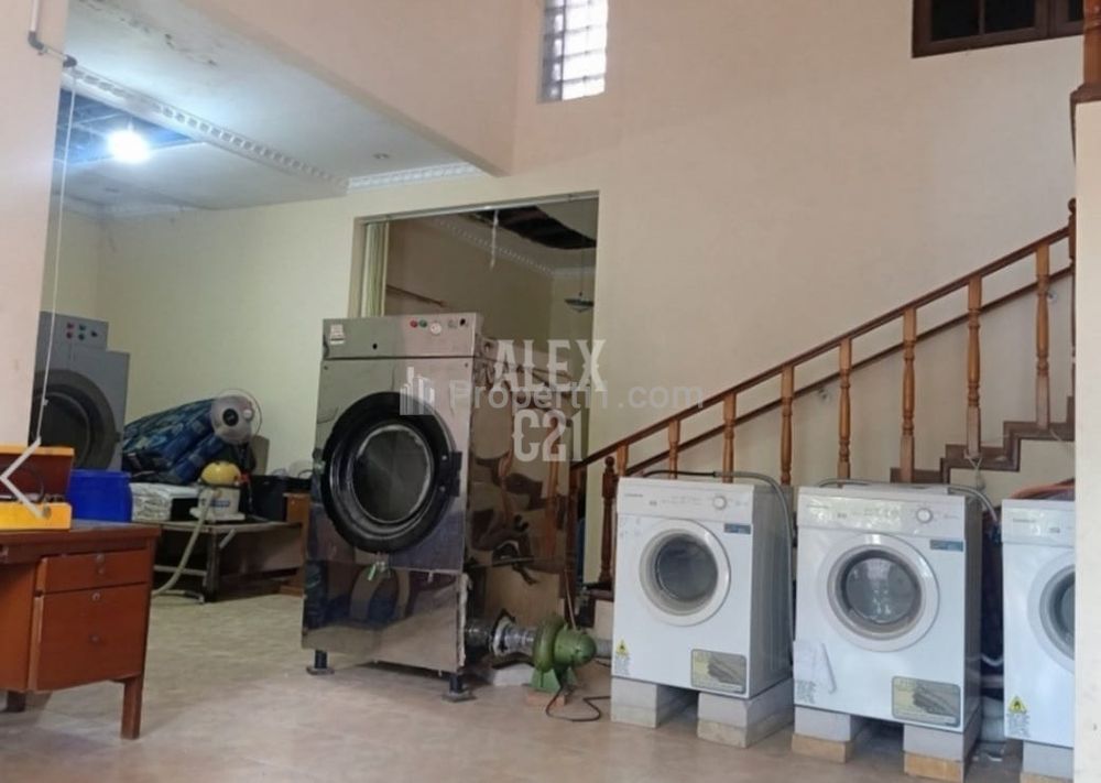 Dijual Rumah di Bekasi Kawasan Komersial Dekat Summarecon
