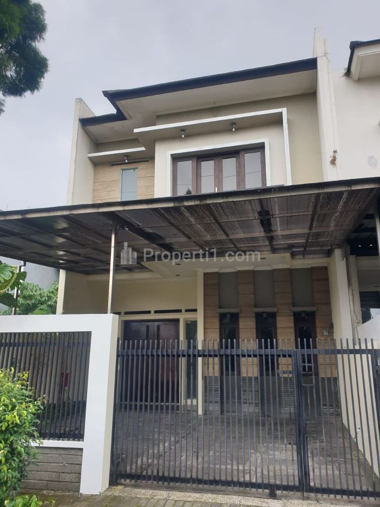 Dijual Rumah Lux di Singgasana Pradana Bandung