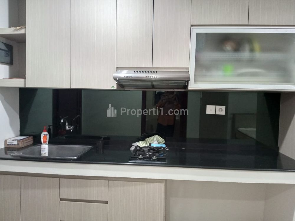 Sewa Apartemen Royal Mediterania Garden Type Studio Furnished Luas 26,8m2, Selangkah ke Mall Central Park