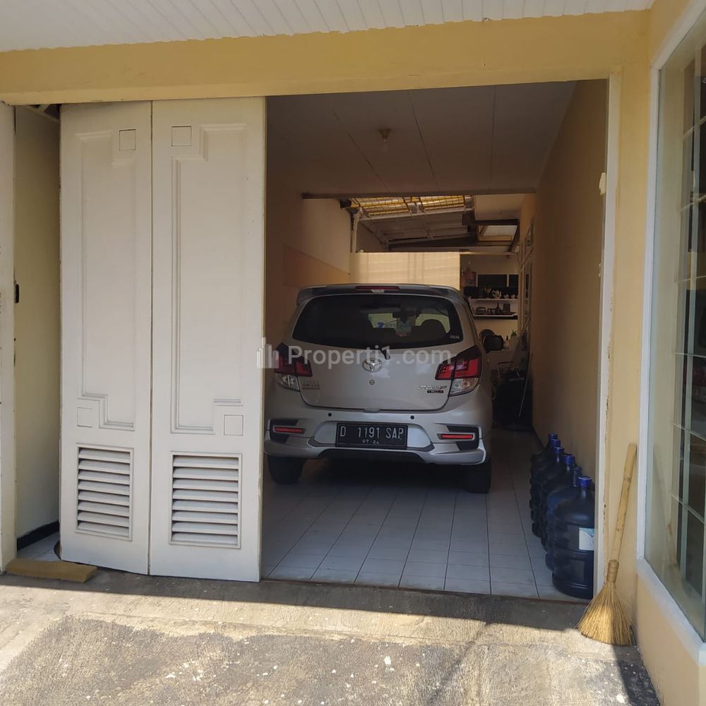 Dijual Rumah Luas Sayap Pasteur Bandung