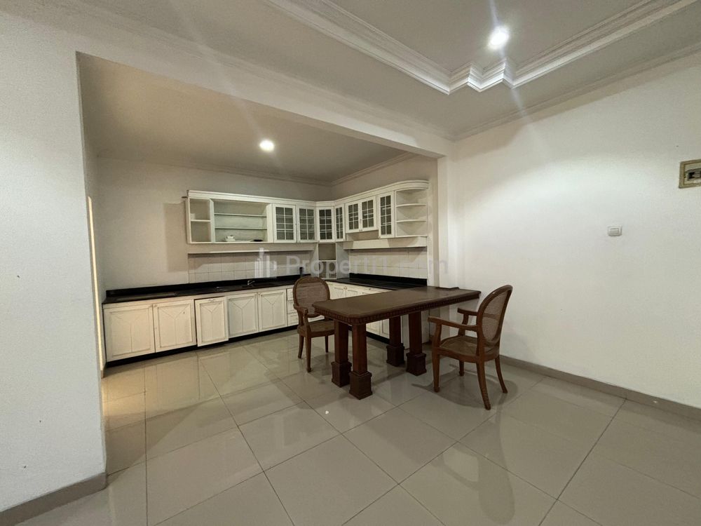 Dijual Rumah Mewah Luas di Villa Cinere Mas, Pisangan, Ciputat Timur, Tangerang Selatan