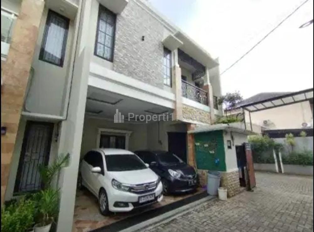 Sewa Rumah Modern Minimalis Tipe 3 Lantai Furnished di Jakarta Selatan