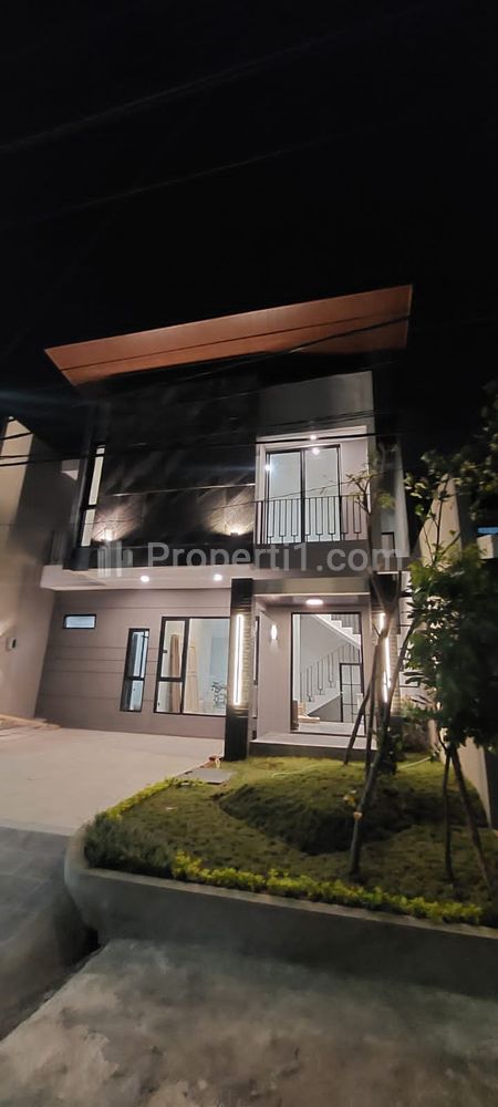 Jual Rumah Sangat Bagus di Gayungsari Barat Surabaya SHM