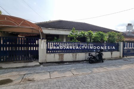 Jual Tanah Strategis Bonus Bangunan Kost 15 Kamar di Pogung Jl. Kaliurang Km 4 Yogyakarta Dekat UGM, UNY