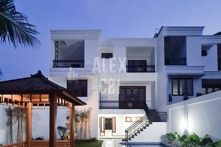 Dijual Rumah Baru di Ciledug, Tangerang Kota - LT 366 LB 510 3 Lantai