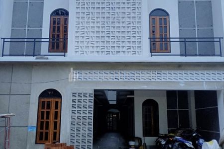 Dijual Kost Baru 18 Kamar dan Paviliun 3 Kamar Full Furnish di Jl. Parangtritis Km 6 Bantul Yogyakarta