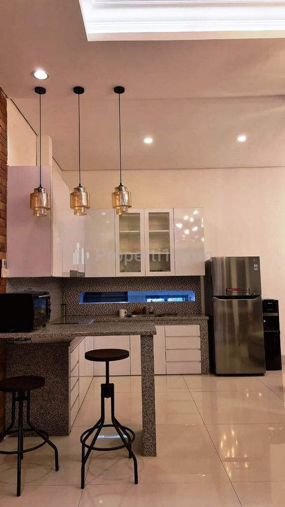 Sewa Rumah di Jl. Prambanan Menteng Jakarta Pusat - 4+1BR Furnished Luas Tanah 340m2