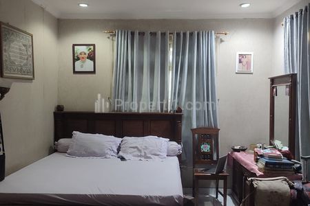 Dijual Rumah Cantik Hook 2 Lantai Lokasi Komplek Senayan Tangerang Selatan