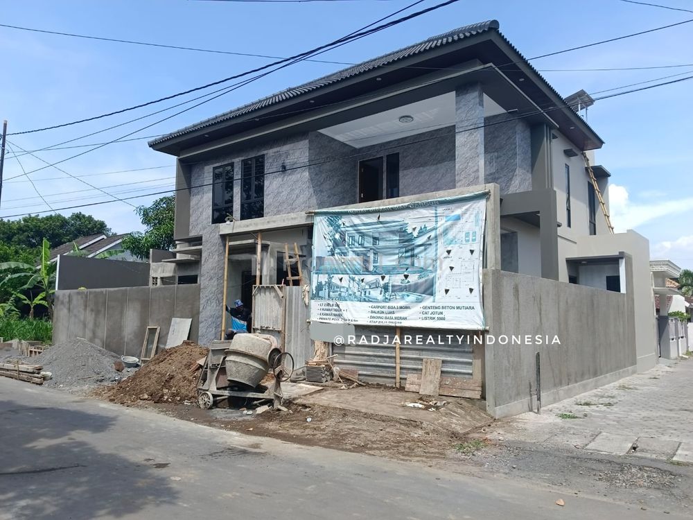 Jual Rumah Mewah Baru Ada Kolam Renang Seputar Jogja Bay Maguwoharjo Yogyakarta