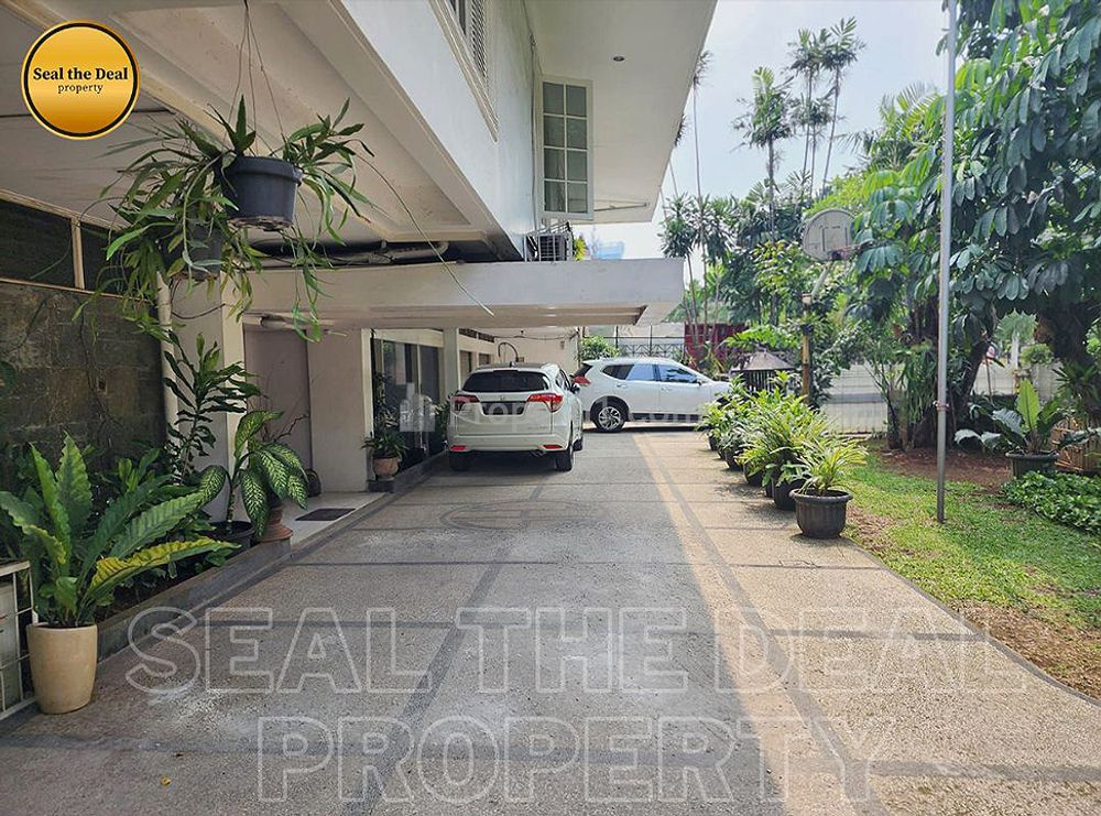 Dijual Rumah di Kebayoran Baru Zonasi Komersil Jakarta Selatan STD554