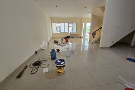 Sewa Rumah di PIK 1 Jakarta Utara Ukuran 8x17 3 Kamar Tidur 2 Lantai Unfurnsih