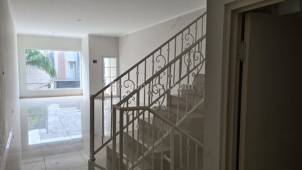Dijual Ruko Baru di Taman Ratu - Jakarta Barat