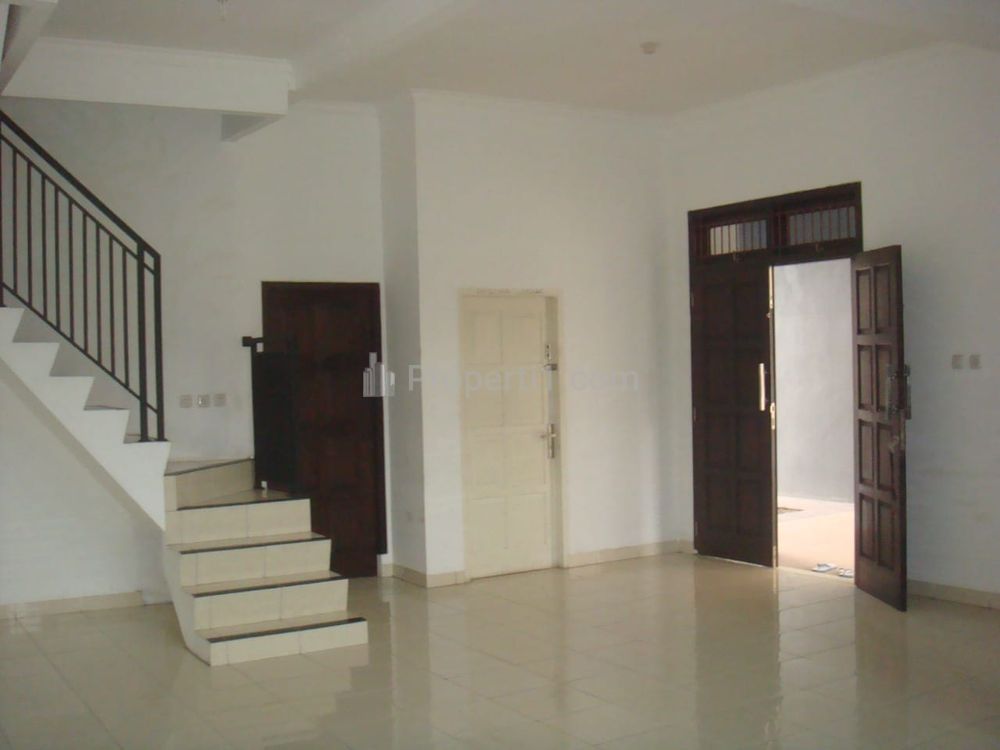 Disewakan Rumah 2 Lantai di Tanjung Barat, Jagakarsa, Jakarta Selatan