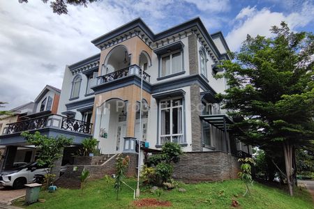 Dijual Rumah Cantik Ada Pool Pribadi Lokasi BSD Tangerang Selatan