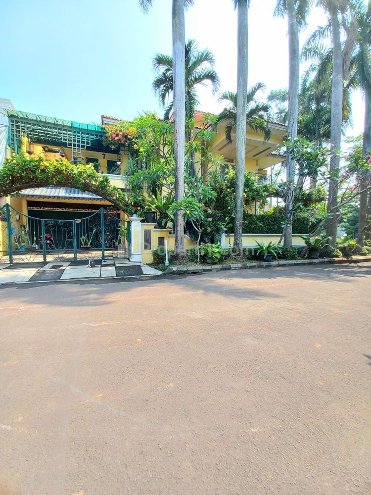 Tampak depan