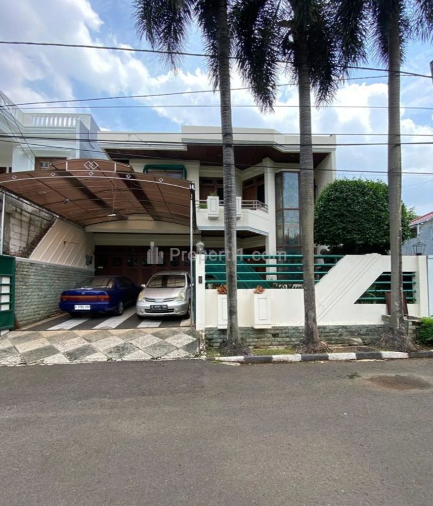 Dijual Rumah Cantik Terawat Lokasi di Jalan Villa Cibubur Indah Strategis Dekat Exit Toll Cibubur, Jaktim