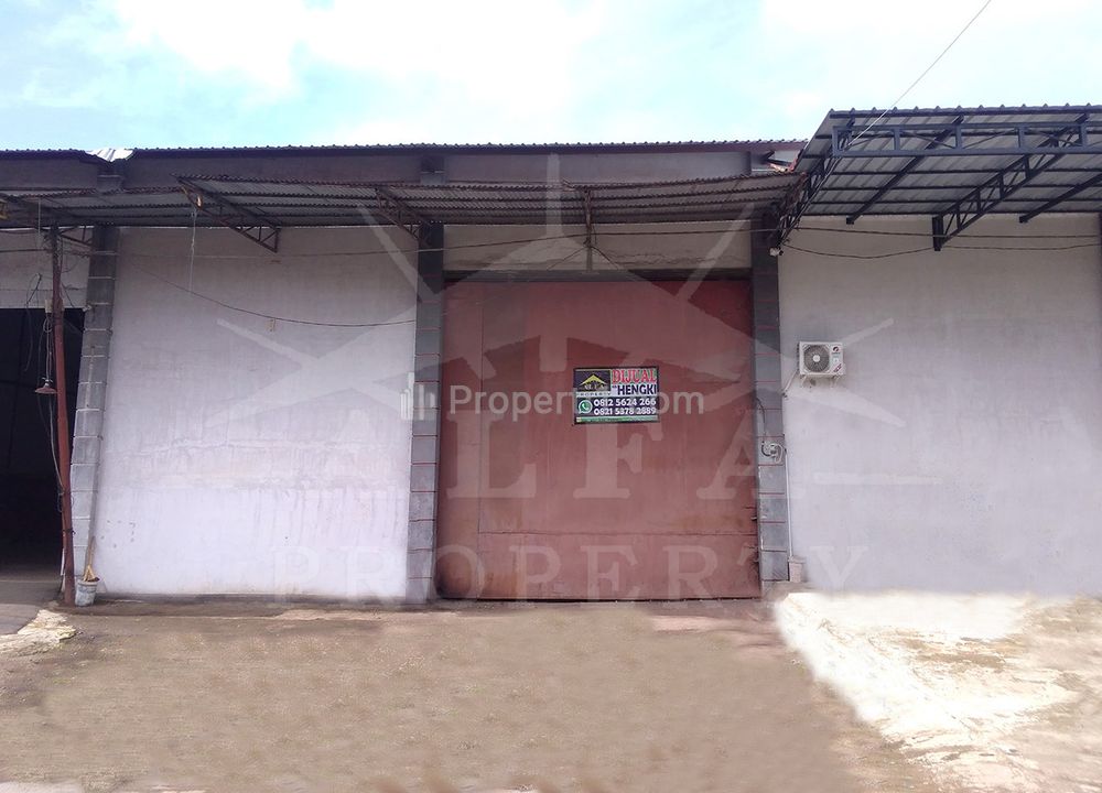 Dijual Gudang Extrajoss di Jalan Arteri Supadio Kota Pontianak, Luas Tanah 336m2, Luas Bangunan 240m2