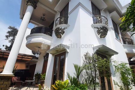 Jual Rumah Komplek Classic Hook Furnished Cantik di Petukangan Selatan, Pesanggrahan, Jakarta Selatan