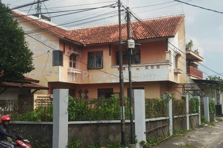 Jual Rumah dengan Luas Tanah 296m2 di Bunga-Bunga Suhat Malang