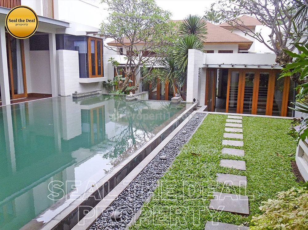 Disewakan Rumah Mewah di Area Senopati/Blok M/Kebayoran Baru Jakarta Selatan STD142