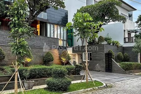 Jual Rumah Mewah di Simprug Golf Jakarta Selatan