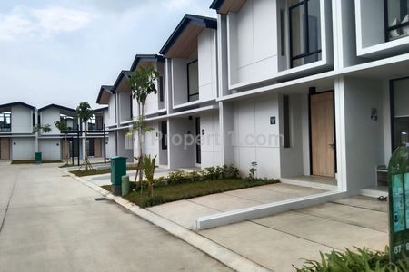 Dijual Rumah 2 Lantai Ukuran 5,5x15 3 Kamar Tidur Nempel Tol di Karawang Barat Jawa Barat