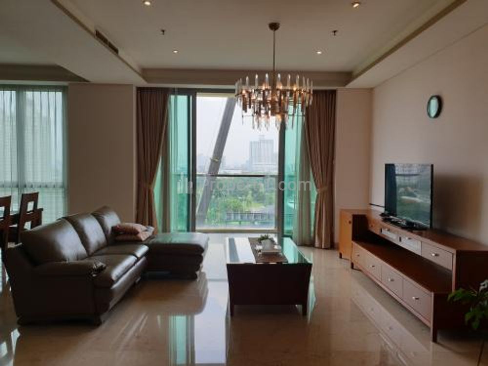 Sewa Apartemen Senayan City Residence 3+1BR Full Furnished