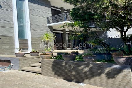 Dijual Rumah Lux di Batu Indah Raya Batununggal Bandung