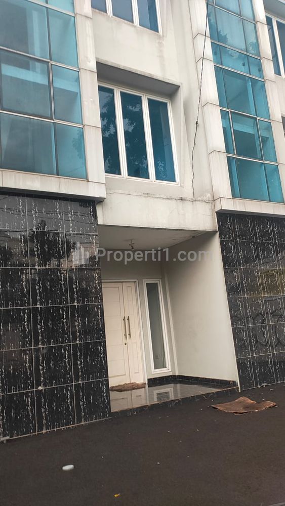 Dijual Ruko Baru No. 3a di Pejaten Barat, Pasar Minggu, Jakarta Selatan